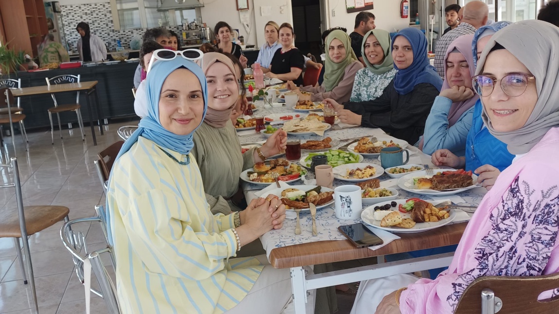 2024-2025 EĞİTİM ÖĞRETİM  YILI HAZİRAN AYI SEMİNER ÇALIŞMALARI / GELENEKSEL KAHVALTI VE ÖĞRETMENLER KURULU SONRASI YEMEK ETKİNLİĞİ